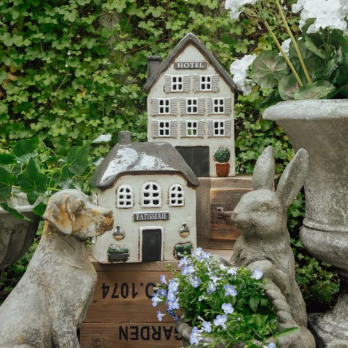 Photograph of Cotswolds Village Patisserie Tea Light